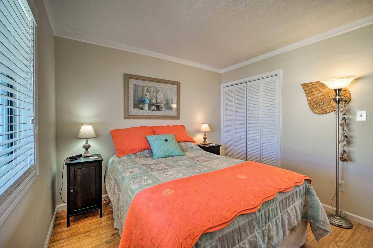 Breezy Beach Retreat With 180-Degree Ocean Views! Apartman Carolina Beach Kültér fotó