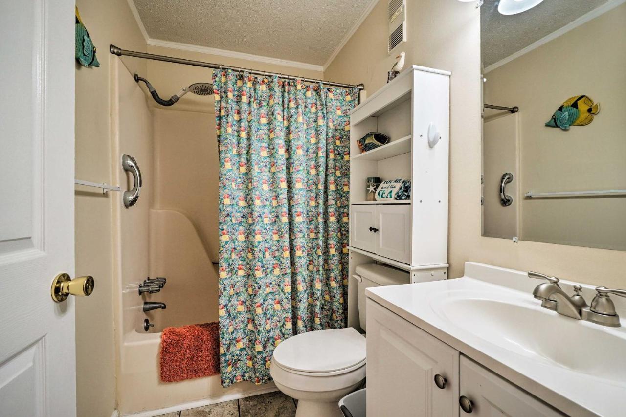 Breezy Beach Retreat With 180-Degree Ocean Views! Apartman Carolina Beach Kültér fotó